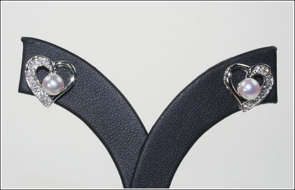 ต่างหูไข่มุกแท้