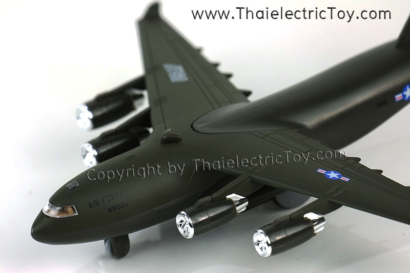 โมเดลเครื่องบิน C17 เป็นเหล็กบางส่วน มีลูกเล่น มีเสียง มีไฟ มีลาน สีเขียว แบบที่ 1 (มีคลิปให้ชม)