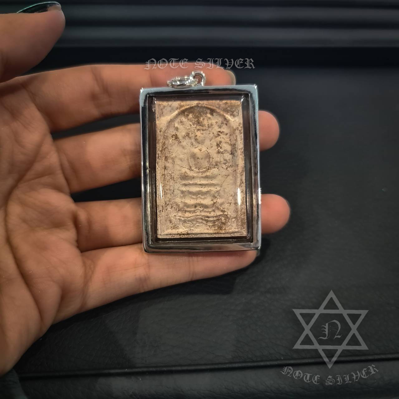 เลี่ยมจับขอบแบบสันเหลี่ยมเงินแท้NSSV3276