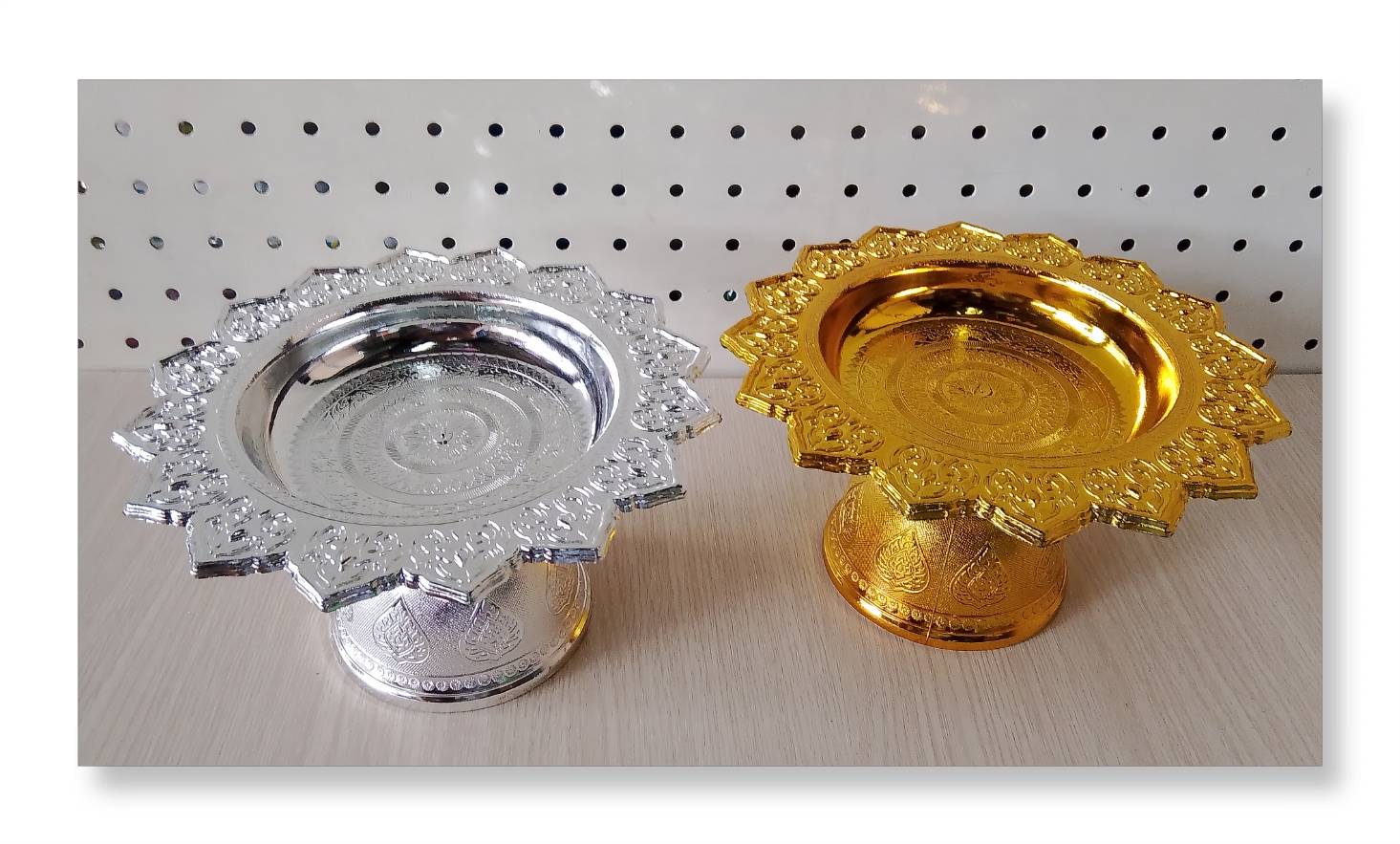 พานโตก 18 ซม. เงิน