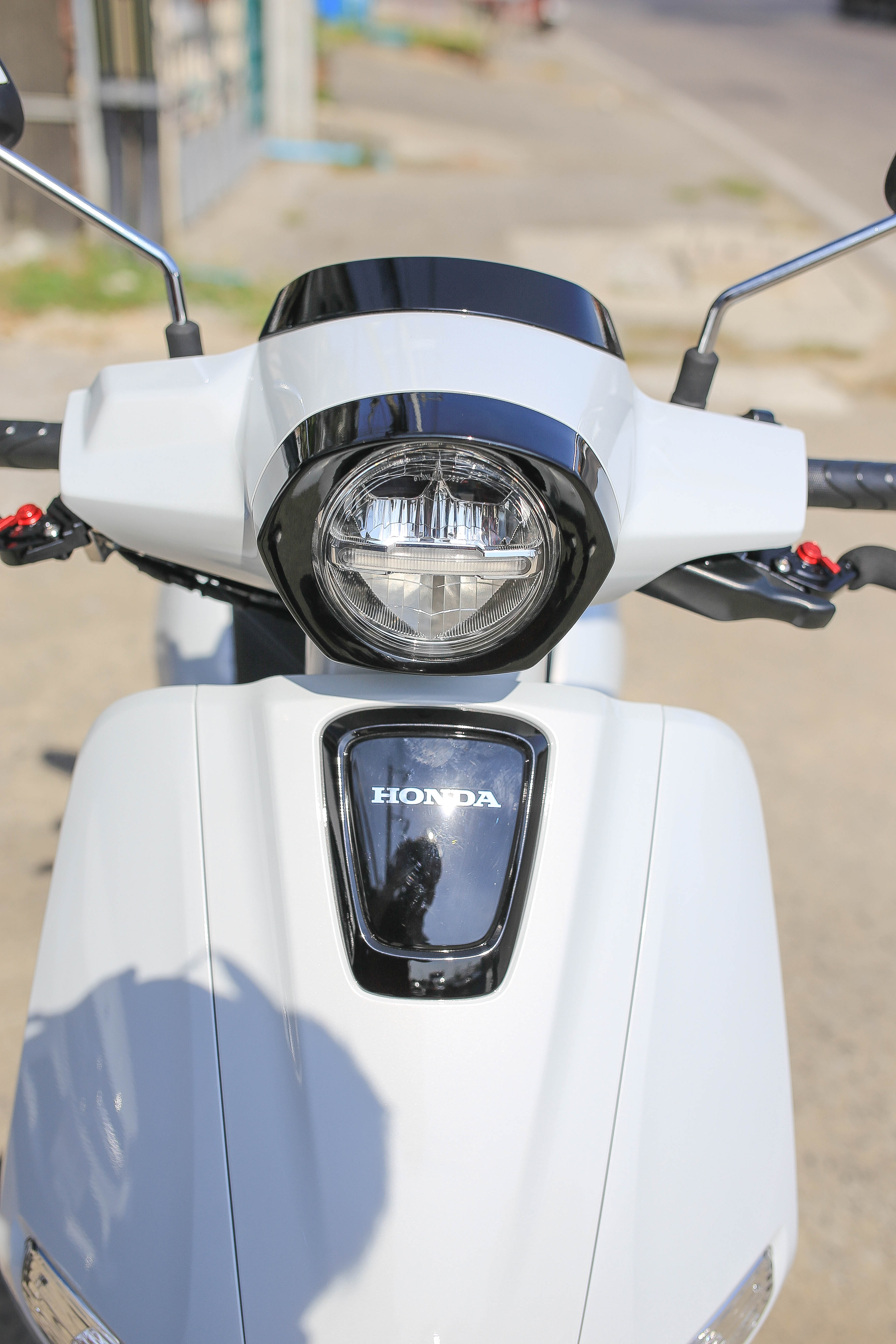 ชุดสี 4 ชิ้น Giorno125/สีดำเงา ครอบไมล์/ครอบไฟท้าย/ครอบโลโก้/ครอบไฟหน้า