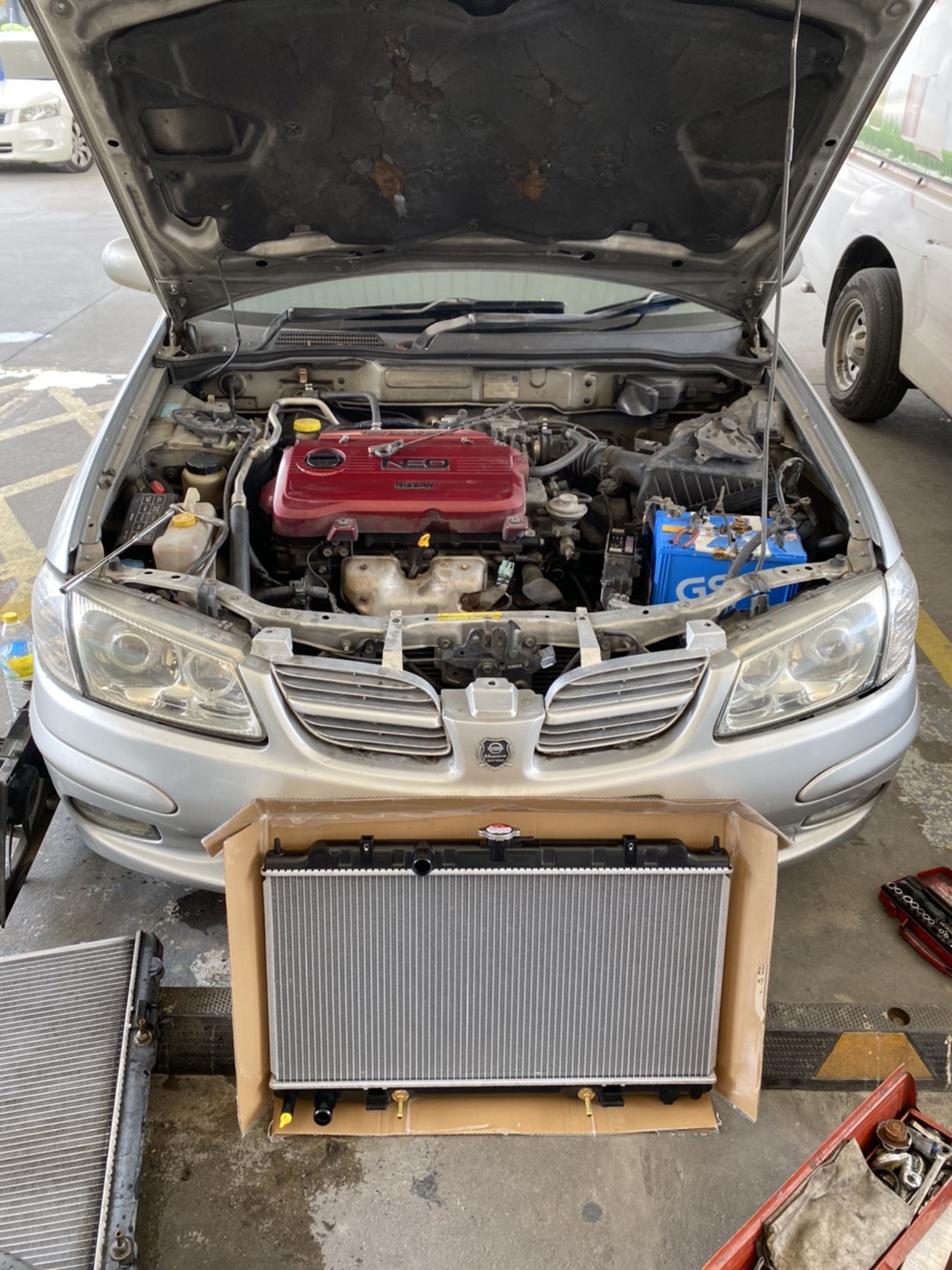 หม้อน้ำรถยนต์ Nissan Neo