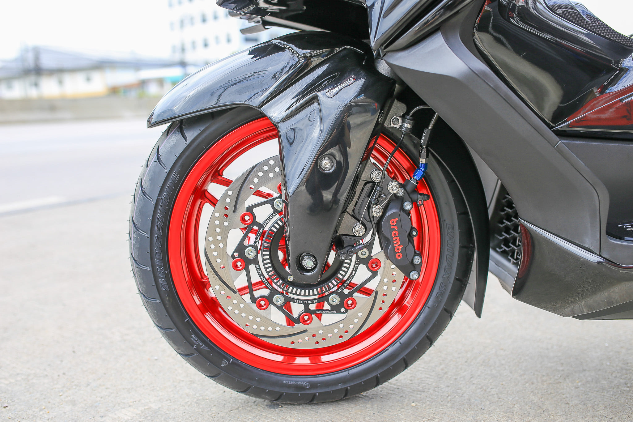 ยาง BRIDGESTONE BATTLAX SC -120/70-14 ราคา1980 -120/70-15 ราคา2100 -140/70-14 ราคา2690