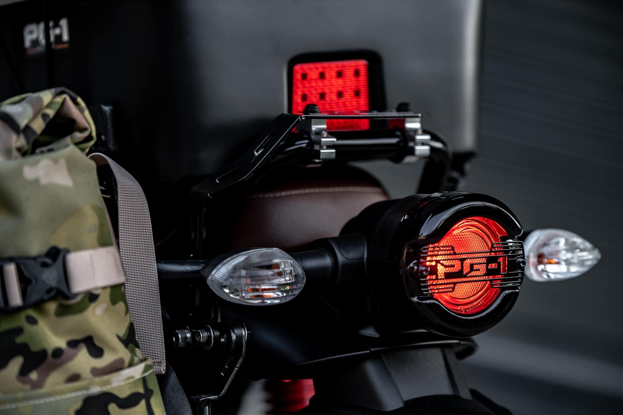 PG-1 1.) ครอบไฟหน้า Headlight cover. 1,590฿ 2.) ครอบไฟเบรค Rear brake light cover. 1,290฿ 3.) ชิวหน้า V1 Headbrand Windshield V1 1,590฿ 4.) กาบ อกบังหัวฉีด Side fairing cover. 1990฿ 5.) กันลาย V1 Mid frame protector. 1990฿ 6.) ชุดบังโคลนหน้าScrambler Full