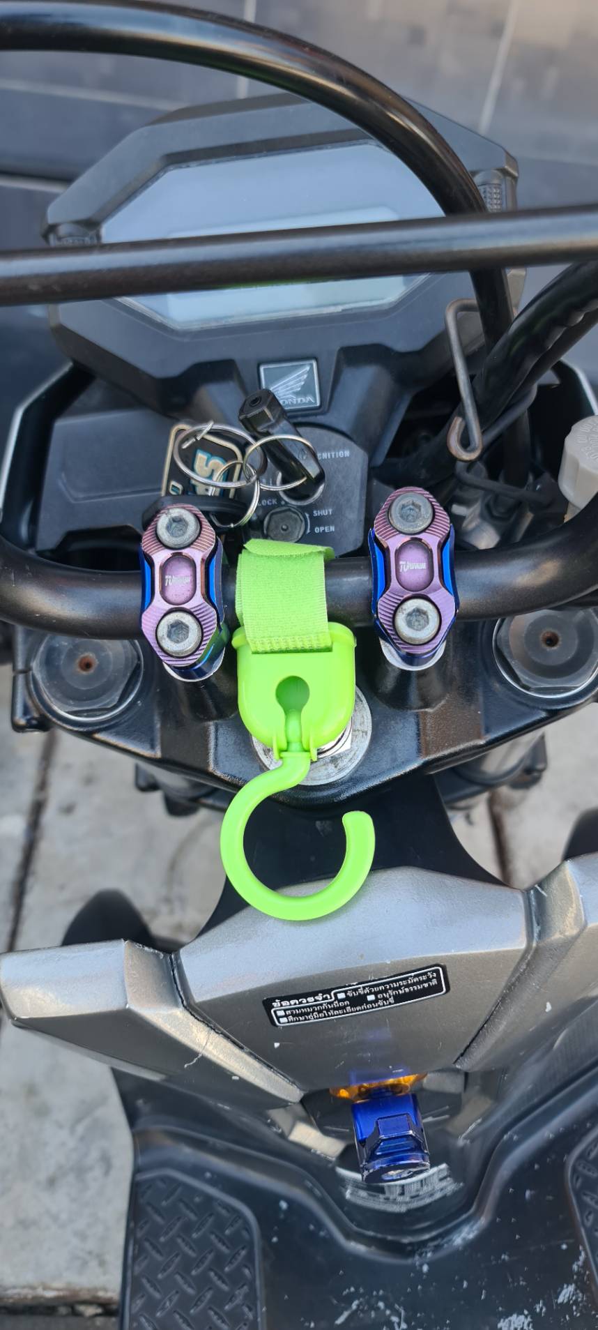 ที่แขวนของ PCX ADV รุ่นอื่นๆ ราคา 40 บาท