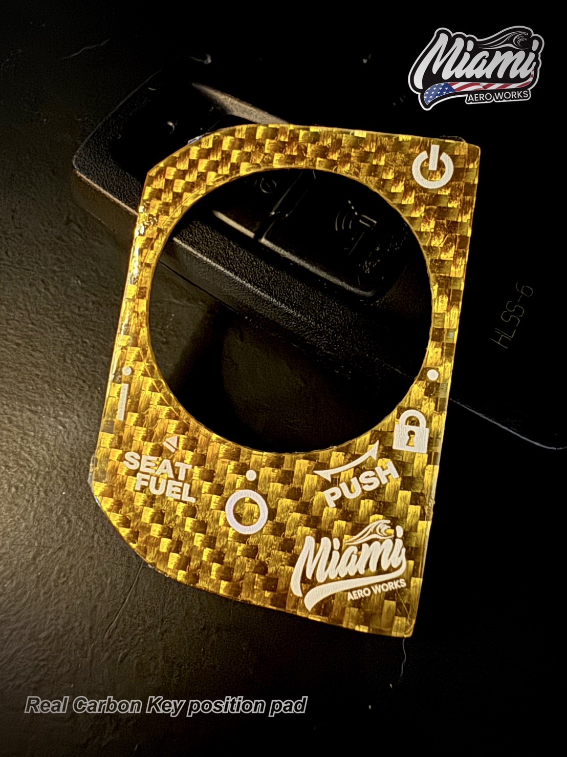 ครอบกุญแจ แต่ง เพียวคาร์บอน MIAMI Real Carbon Key position pad สำหรับ PCX160 ปี21-24,Lead125,Giorno,ADV160 มีให้เลือกตอนนี้ ถึง8สี - Black classic “สีดำคลาสสิค - Blue sky “สีน้ำเงิน ฟ้าคราม - Red Burn “แดงเพลิง“ - Silver Light “แสงสีเงิน“ - Orange u “ส้มข