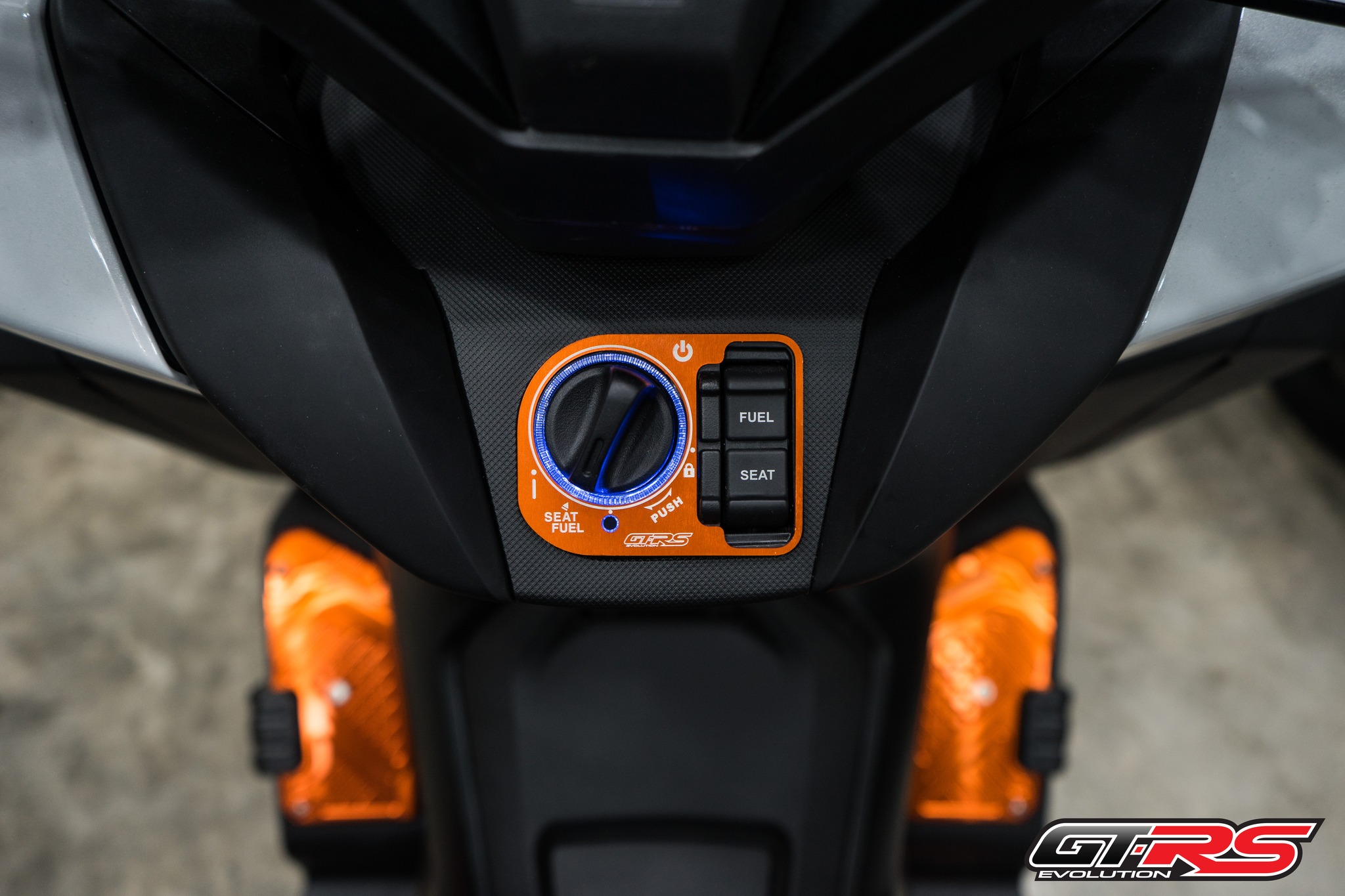 ฝาครอบสวิทกุญแจ มีเนียม 2D GTRS FORZA-350 - แดง- ทอง- เทา- ดำ- เขียว- น้ำเงิน - ส้ม- ม่วง ราคา 250 บาท/อัน