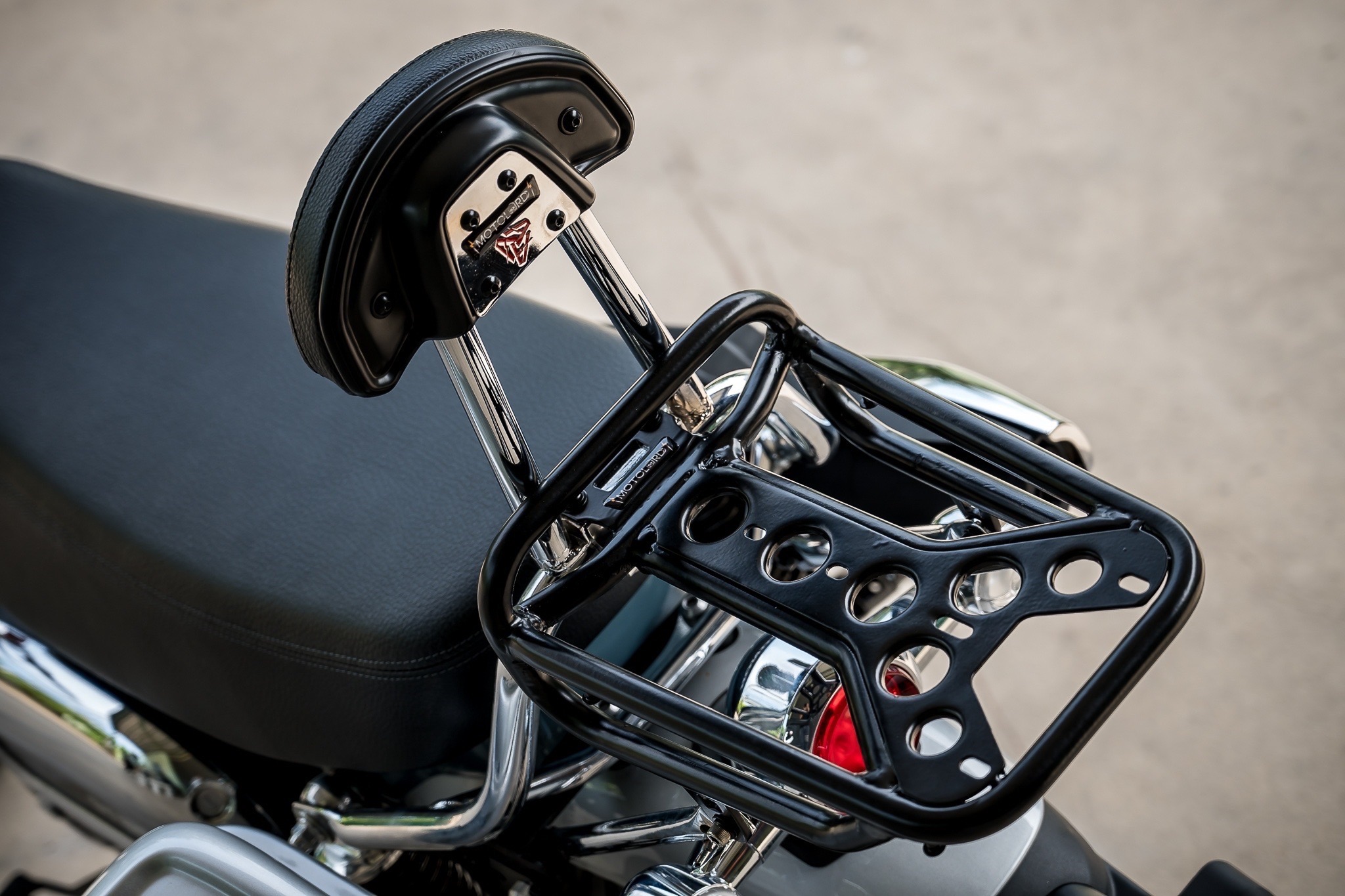 พนักพิงพร้อมตะแกรงหลัง set A DAX-125 MOTOLORD ราคา3500