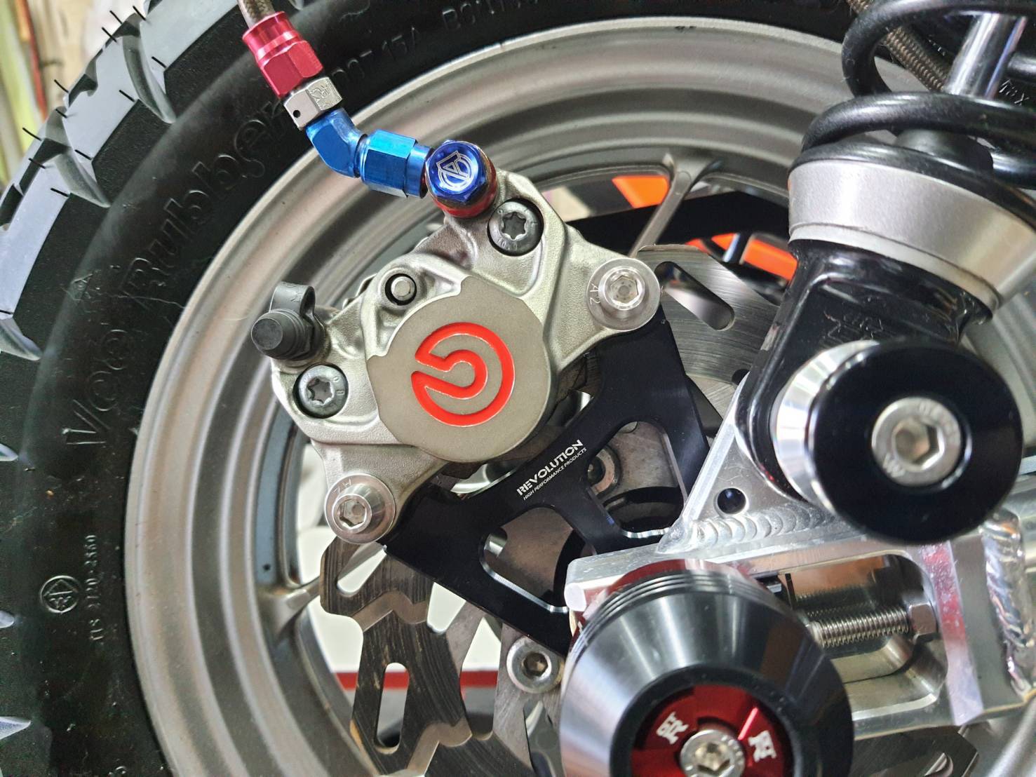 ขาจับปั้มหลังผีเสื้อบน REVOLUTION MONKEY ราคา1500