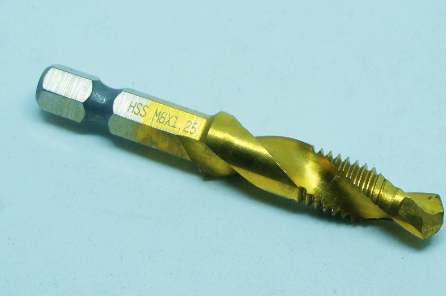 ดอกสว่านต๊าฟเกลี่ยวชุบไทเทนียม M8