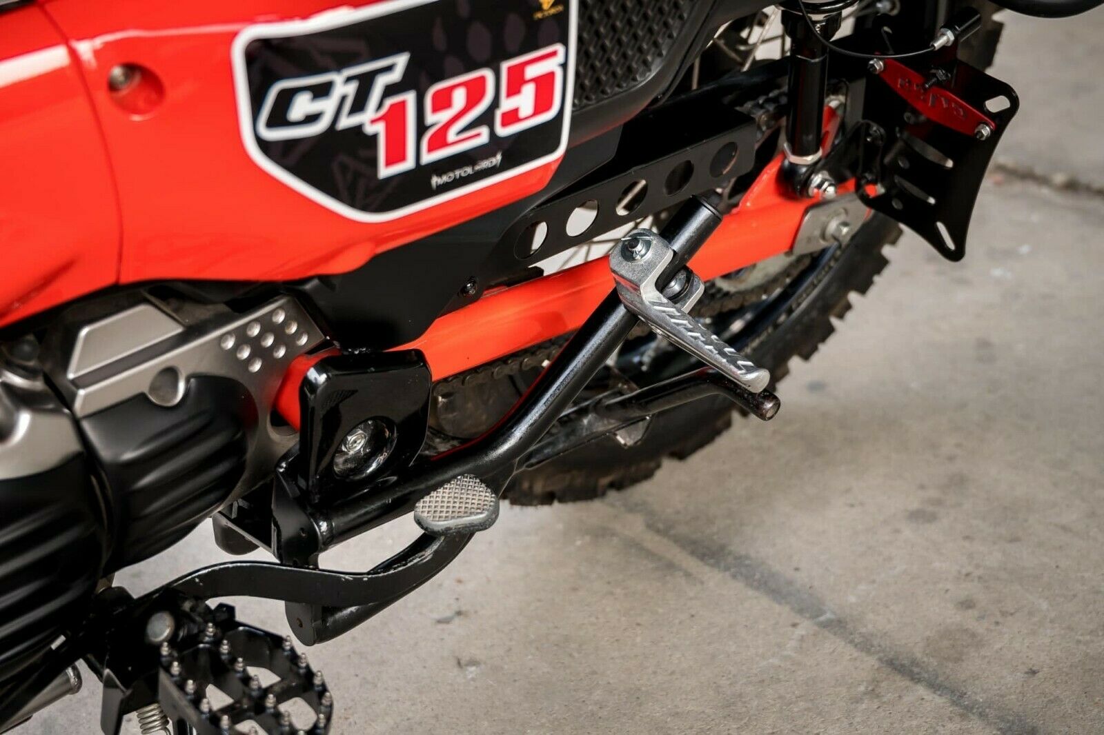 พักเท้าหลัง motolord ct125 ราคา3090