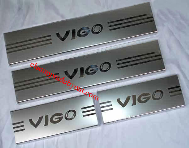 ชายบันไดสแตนเลส TOYOTA VIGO CHAMP 11-14 แบบครอบเต็ม