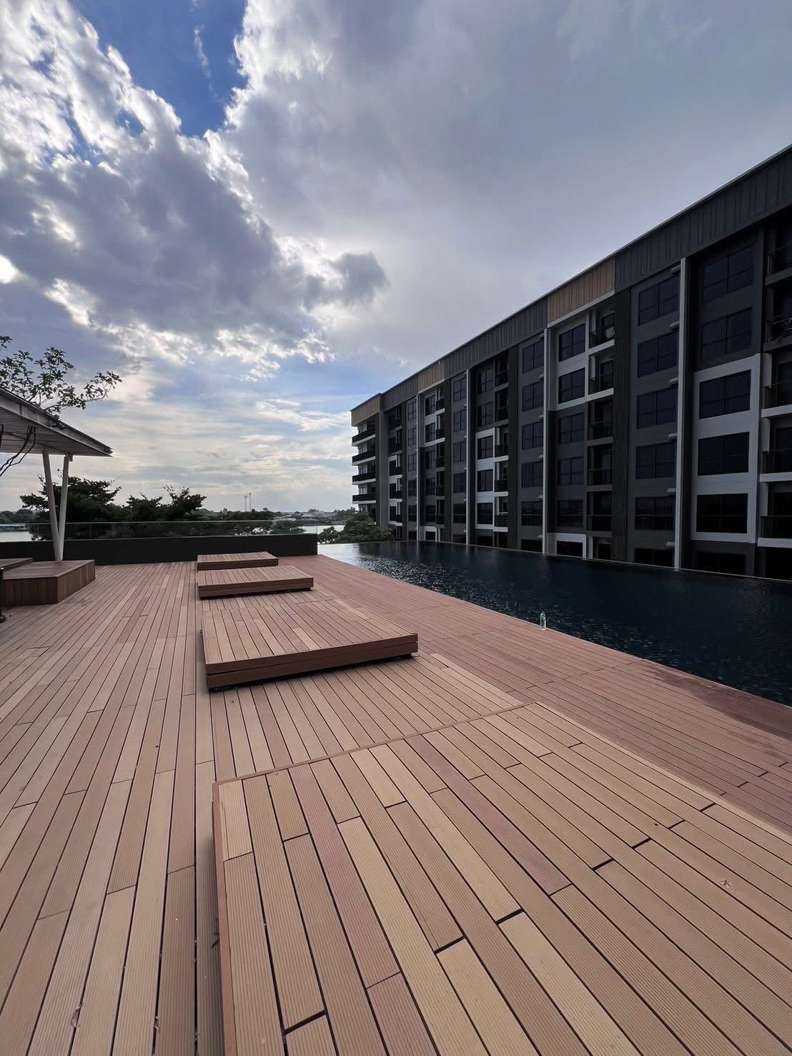 โพลิแทน รีฟ คอนโด - POLITAN RIVE CONDO (VIP)