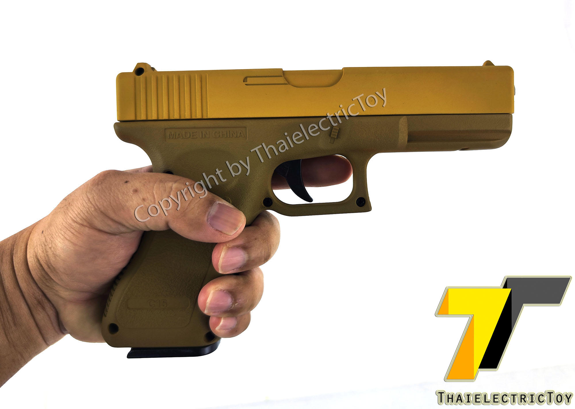 ปืนอัดลมเหล็ก Glock 17 สีทูโทน ชักยิงทีล่ะนัด ลำกล้องยาว 7 นิ้ว หนัก 668 กรัม ใช้ลูกกระสุนพลาสติก 6 มิล