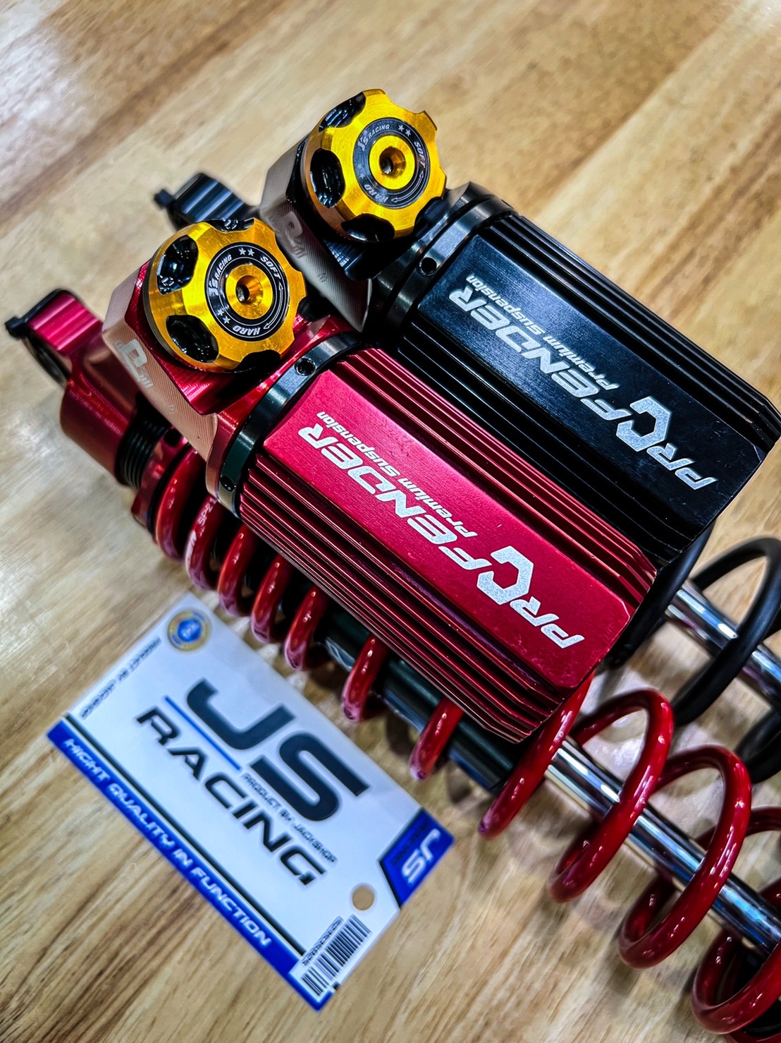 เม็ดปรับคอมเพรสชั่นแบบแต่ง JS racing สำหรับโช๊ค Profender เท่านั้น ตรงรุ่น งานอลูมิเนียมชิ้นงาน 2 สี สำหรับสายซิ่ง ใส่แทนของเดิมได้เลย ไม่ต้องดัดแปลง