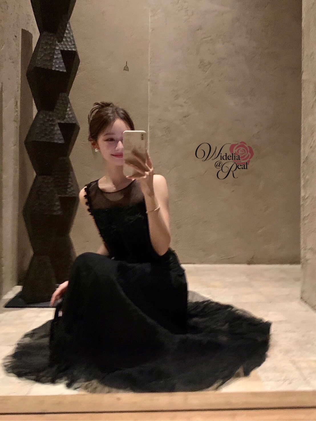 Korea Dress เดรสตัวยาว แขนกุด ช่วงบนเนื้อผ้าลูกไม้ปักเลื่อม