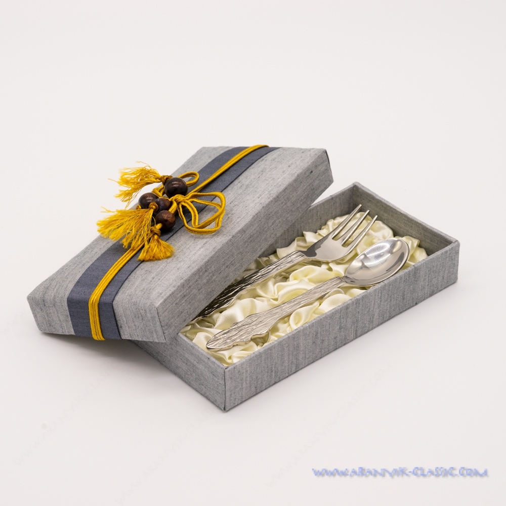 ชุดช้อนกาแฟส้อมผลไม้ ใส่กล่อง ลานนา