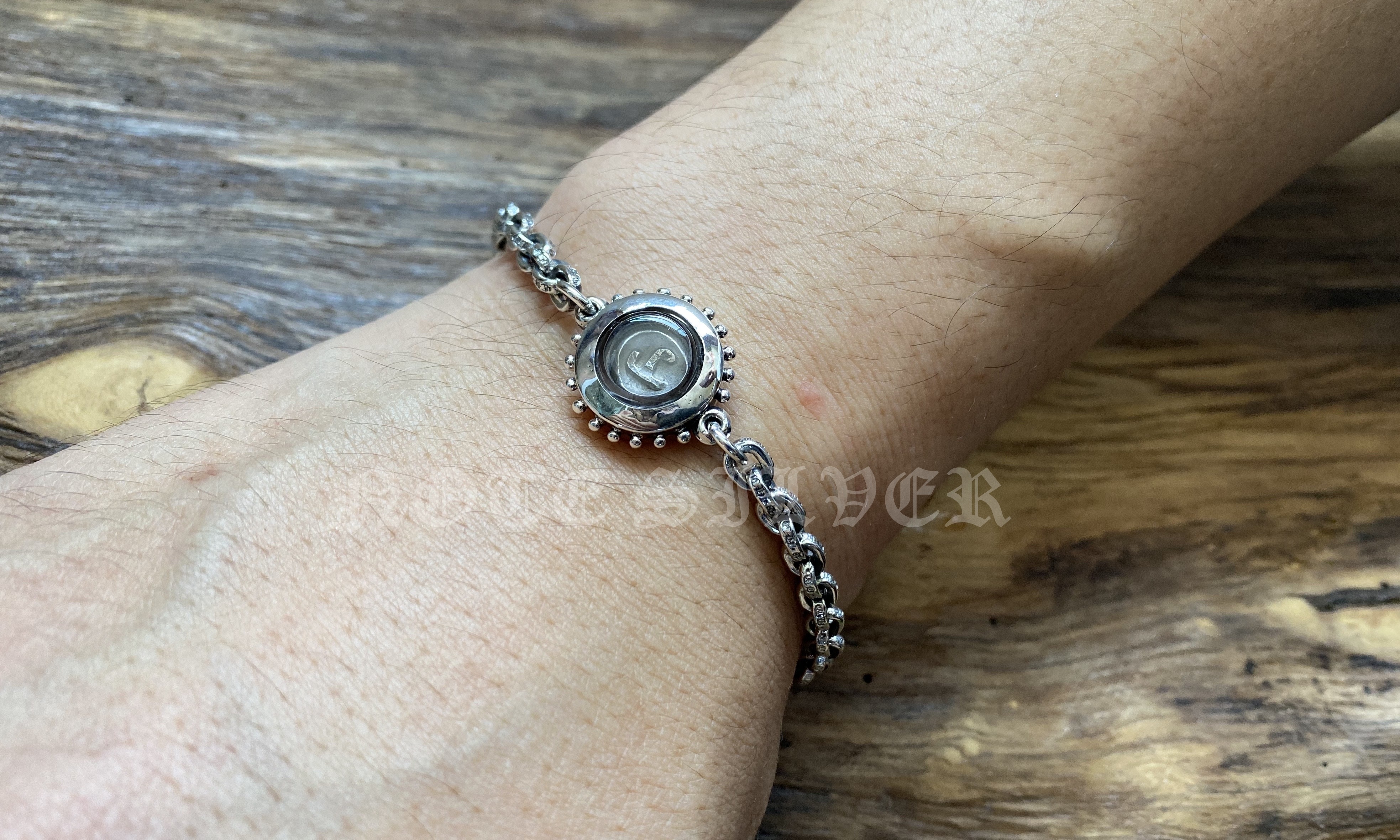 เลี่ยมกรอบ นะโม แบบไข่ปลา สร้อยข้อมือลายโซ่อักษร Sterling Silver 925 NSSV2870