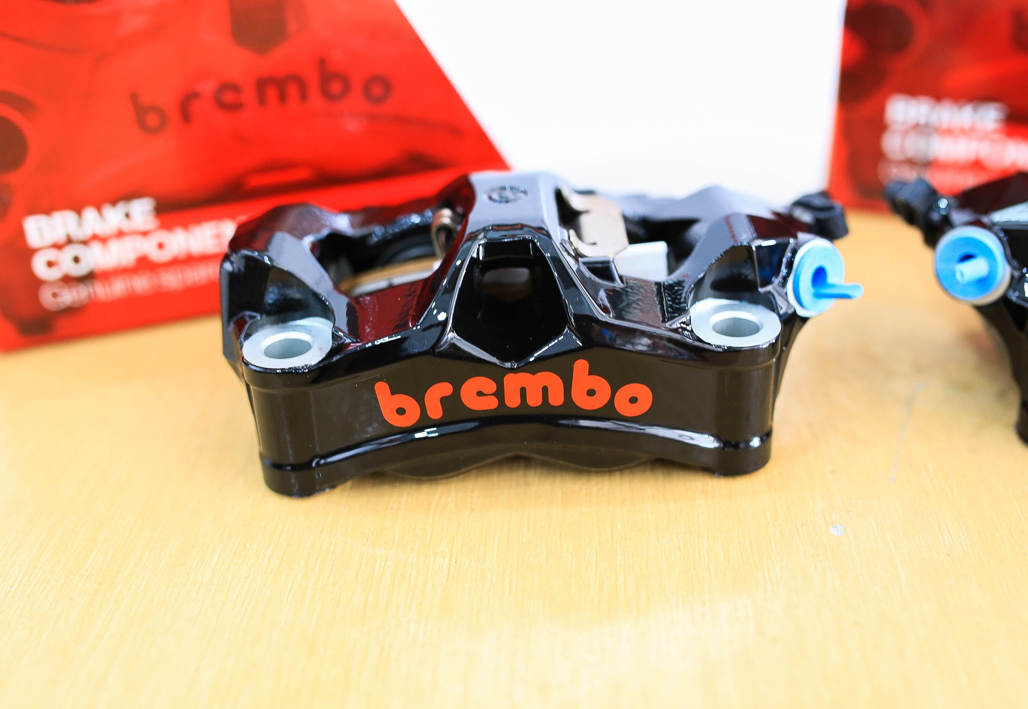 ปั้ม Brembo Stylema สีใหม่ล่าสุดดำเงาโลโก้แดง ข้างละ 17,000 คู่ละ 31,000฿