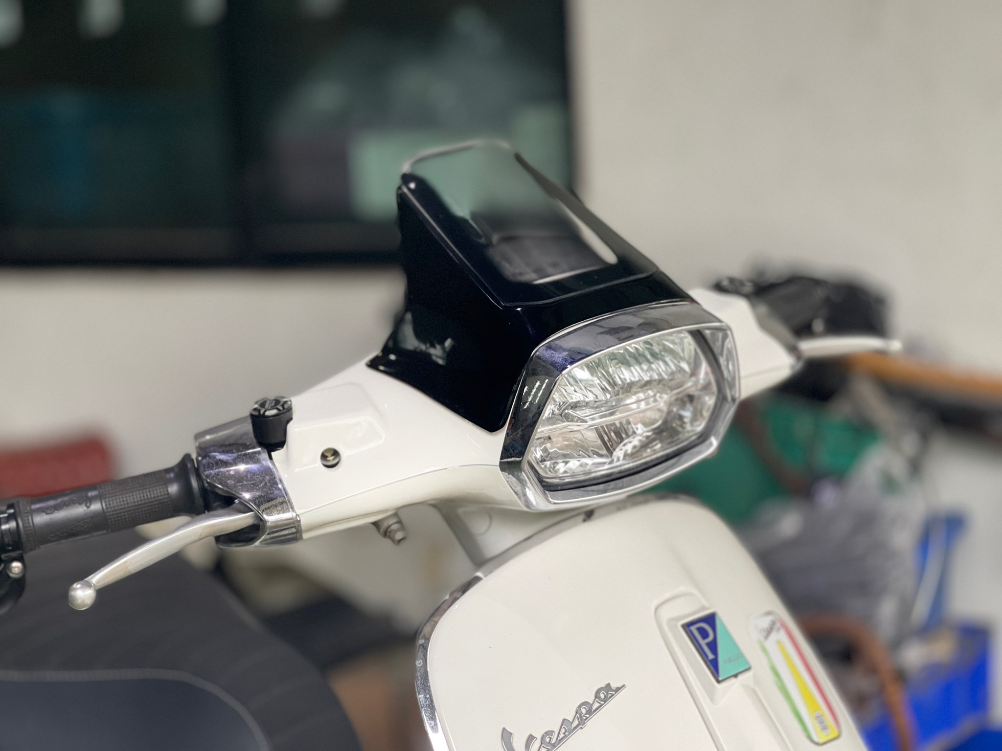 ชิวหน้า Vespa Sprint150 i-get MotolordD 1700฿ -สีใส -สีชาอ่อน