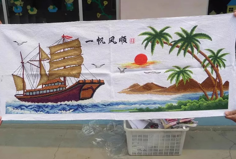 boat-1009 *พร้อมส่ง* ชุดปักครอสติช ลายล่องเรือสำเภา (ผ้า11CTพิมพ์ลาย ปัก 3 เส้นเล็ก) ขนาด 123*54 ซม.ผ้าครอสติช 11CTพิมพ์ลายปักบนผ้า ไหมคอตตอน 37 สี ผังลาย เข็ม