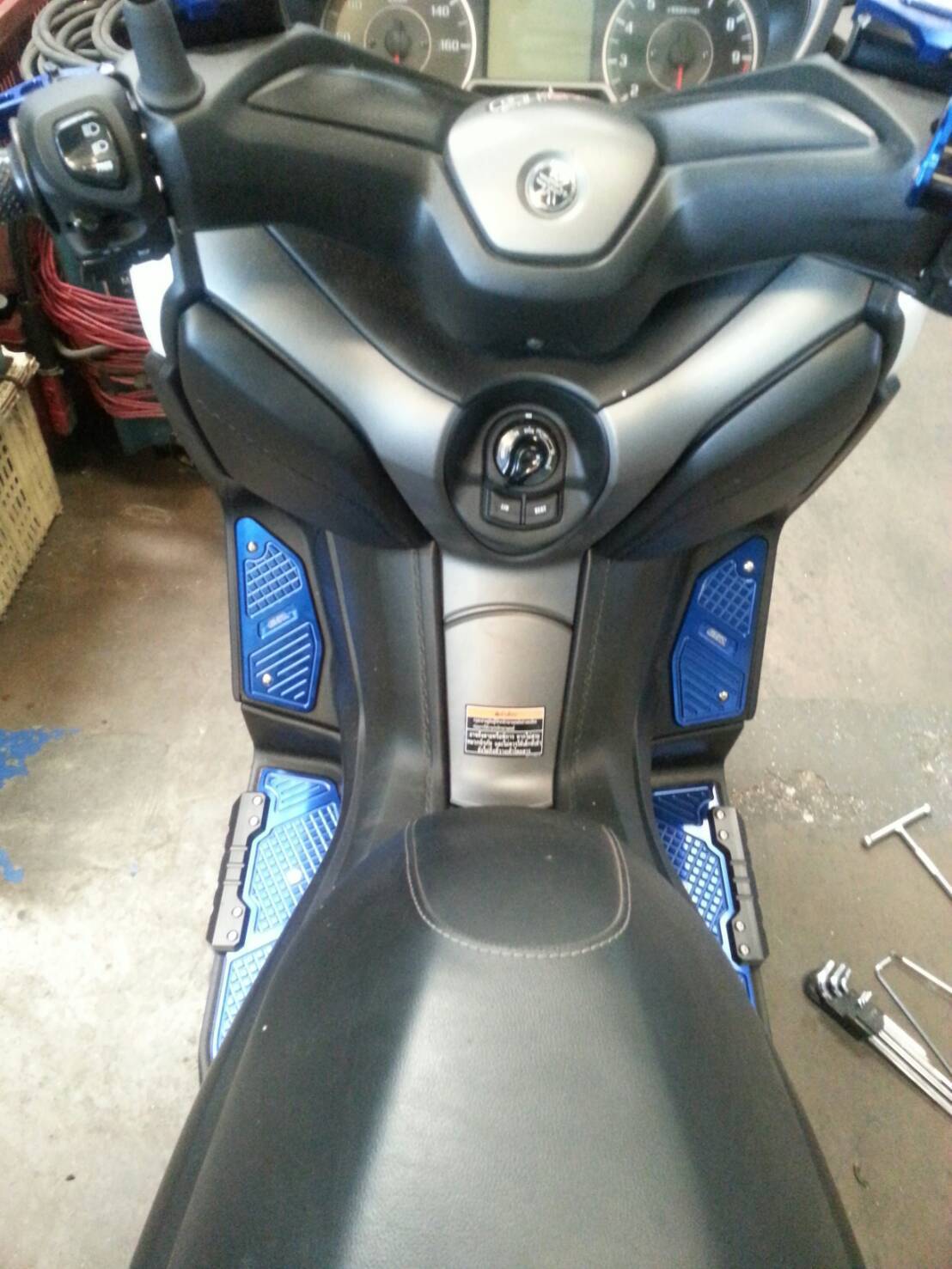 มิเนียมรองพื้น YAMAHA X-MAX 300 GTR ราคา2200