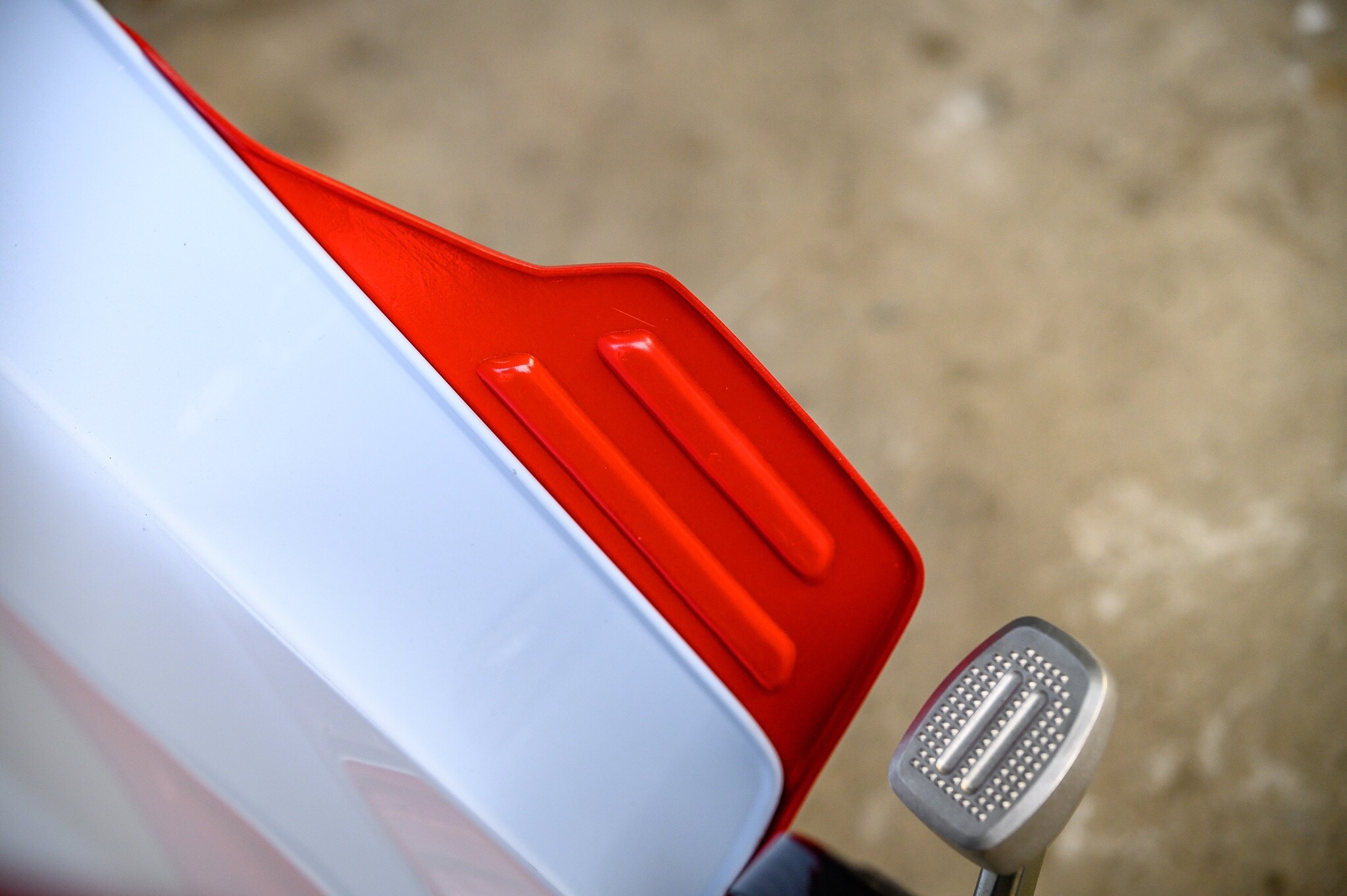 กันดีดบังลม MotoLordD HONDA C125 ราคา 1100 สีแดง เทา ดำ น้ำเงิน ครีม