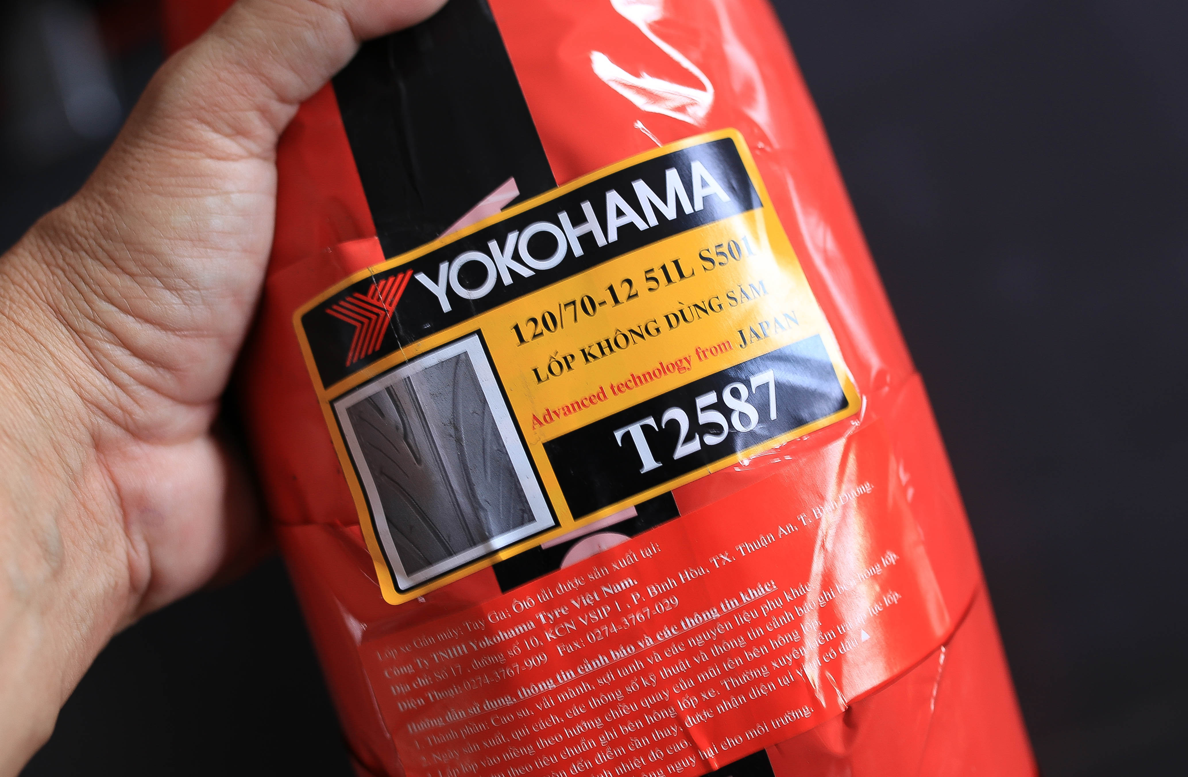 ยางYokohama ขอบ10-12 มาตราฐานญี่ปุ่น หน้า 120/70-12 หลัง100/90-10 HONDA LEAD 125 ใช้สำหรับรถจักรยานต์ยนต์