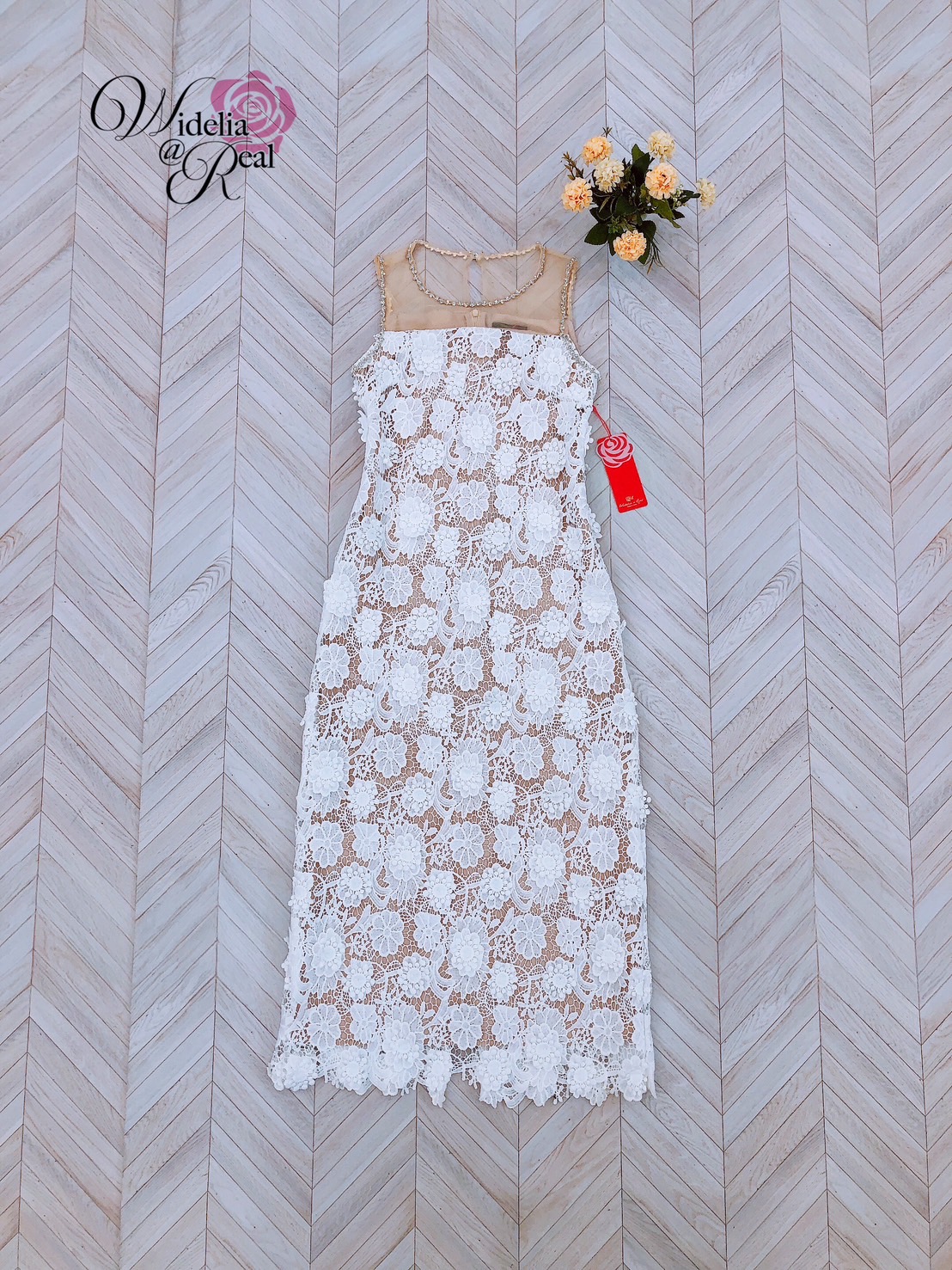 Korea Dress เดรสแขนกุด ทรงเข้ารูป เย็บขอบด้วยเพชร