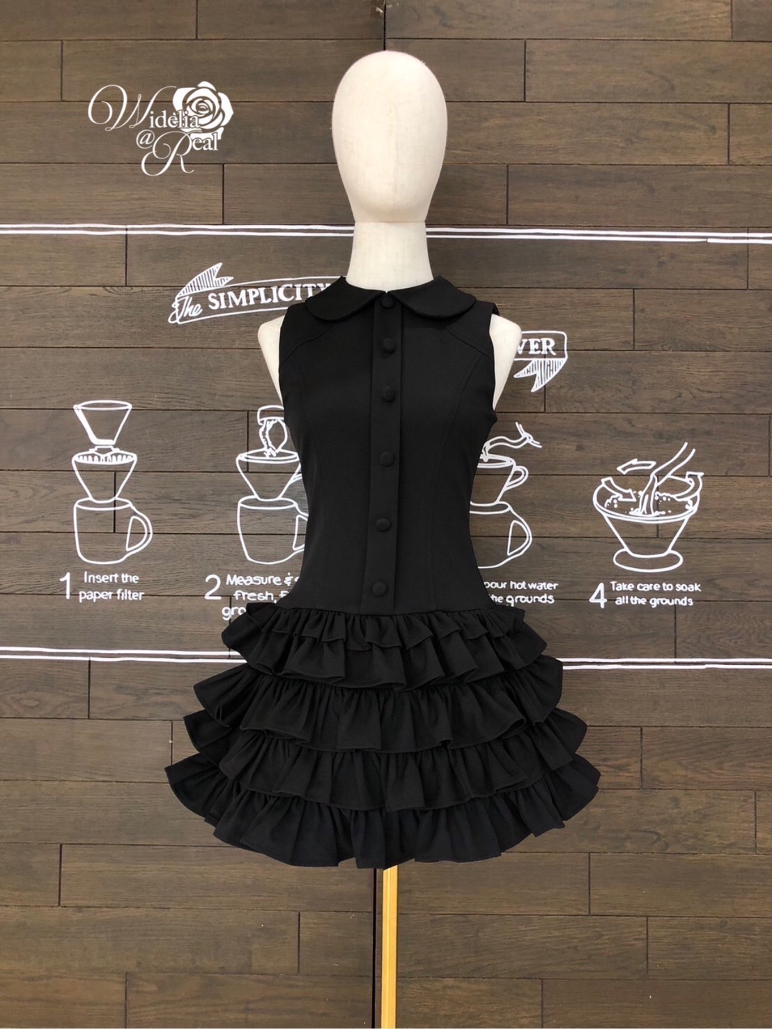 Korea Dress เดรสแขนกุด คอบัว ซิปหลัง แต่งกระดุมหน้า
