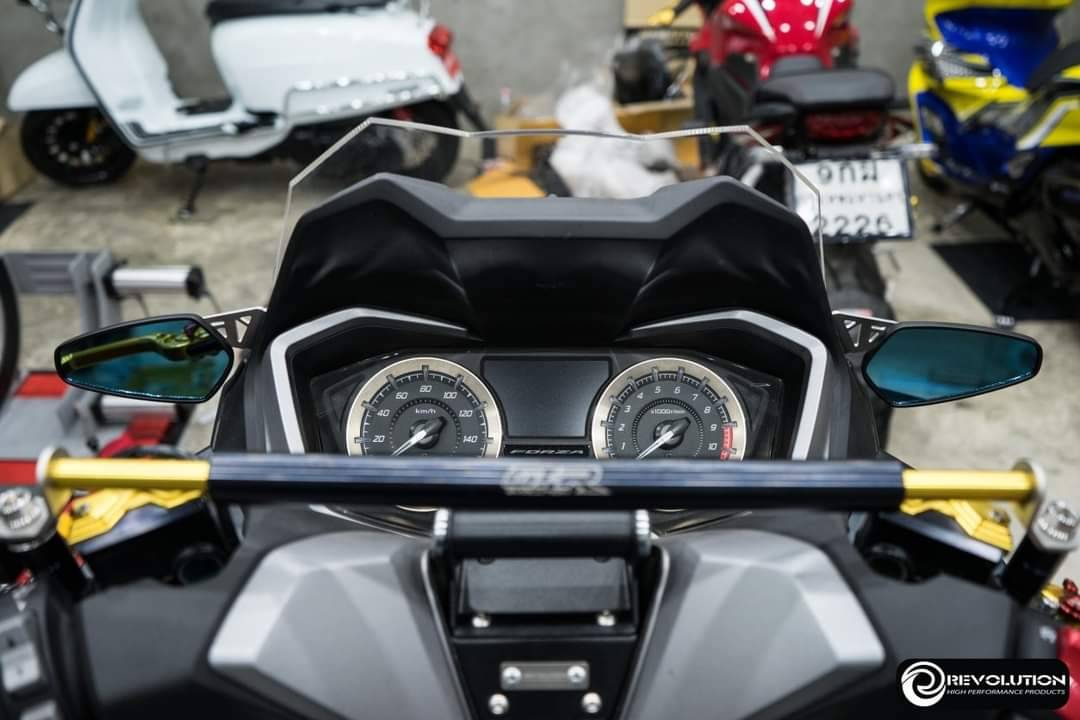 กระจกยึดข้างชิวหน้าพร้อมขายึดสแตนเลส Revolution