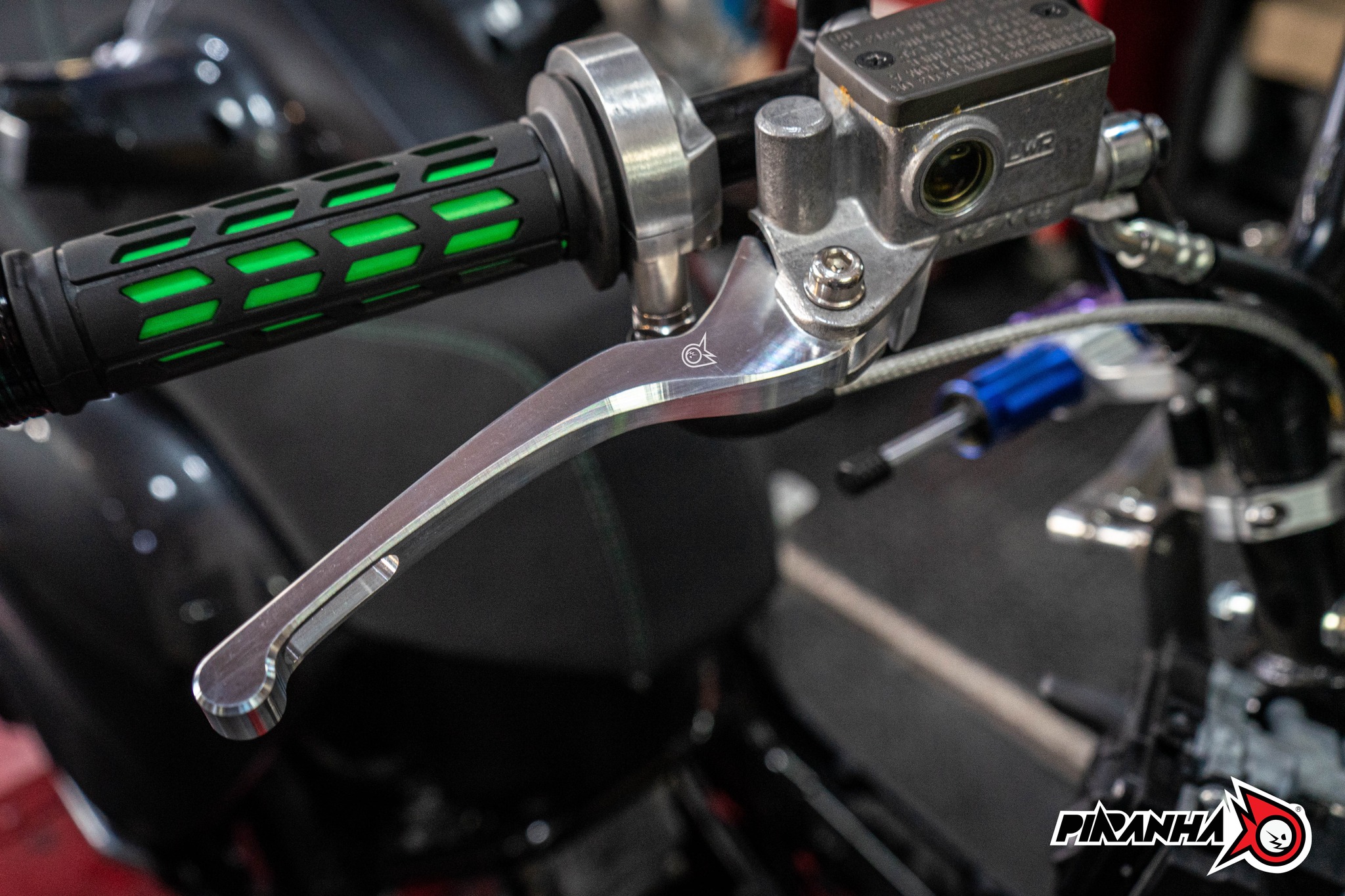 มือเบรค CNC PIRANHA LEVERS Giorno+ ABS Special Edition (สเปเชียล อิดิชั่น) ราคา 1,080 บาท มี 7 สี✨ แดง, ทอง, น้ำเงิน, ดำ, เขียว, ม่วง, เงิน