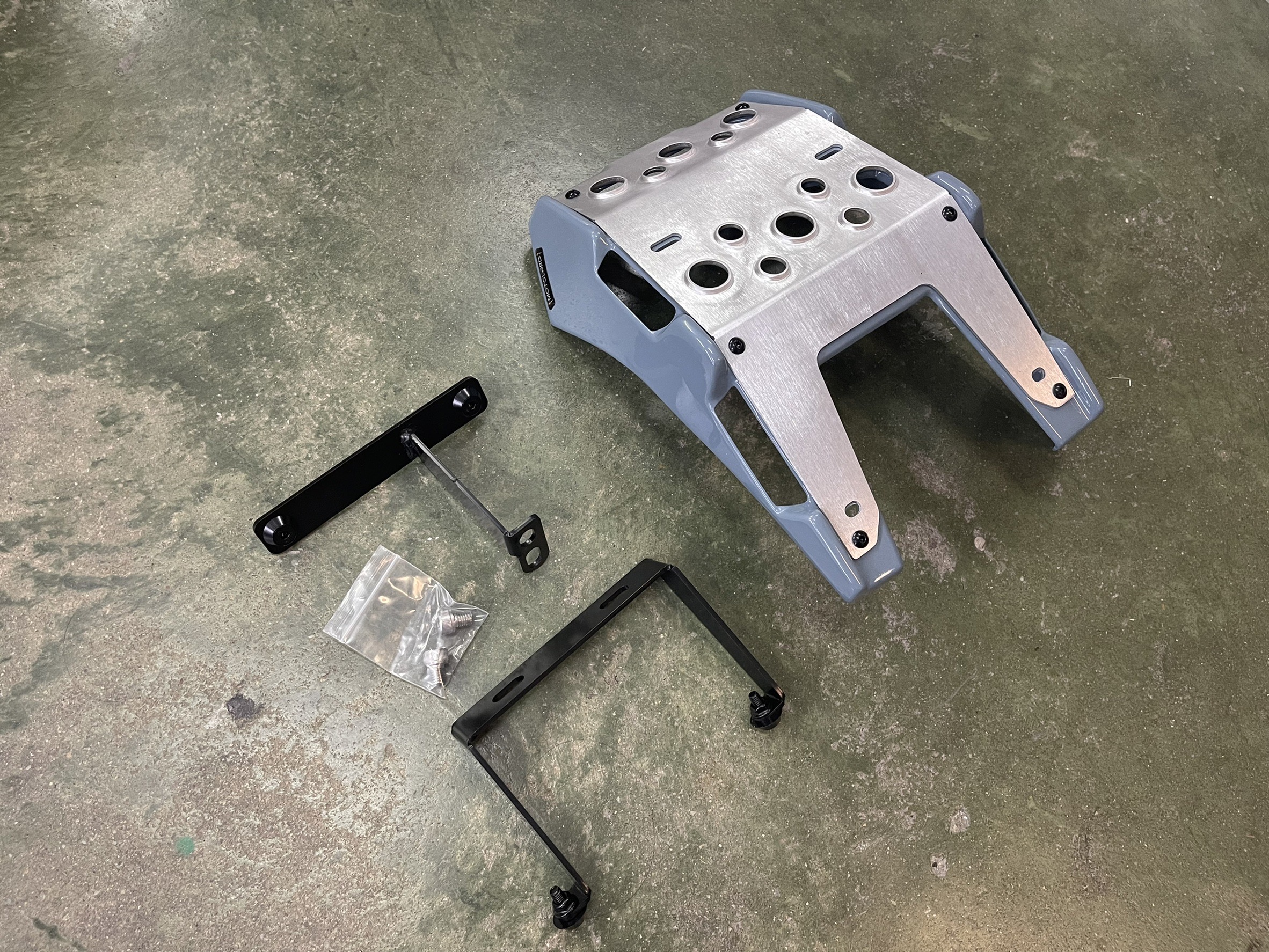 อกล่าง-กันแคร้ง Dax125 MotolordD Dax125 3600฿ สีเทา แดง ดำ บรอนด์