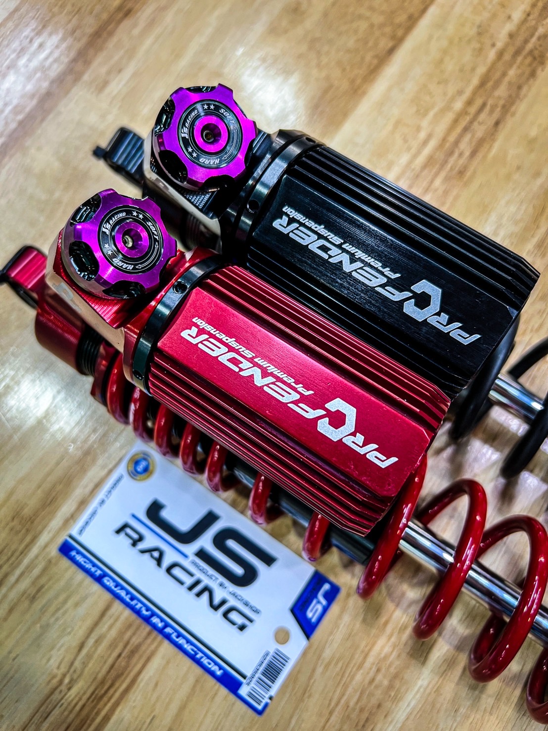 เม็ดปรับคอมเพรสชั่นแบบแต่ง JS racing สำหรับโช๊ค Profender เท่านั้น ตรงรุ่น งานอลูมิเนียมชิ้นงาน 2 สี สำหรับสายซิ่ง ใส่แทนของเดิมได้เลย ไม่ต้องดัดแปลง