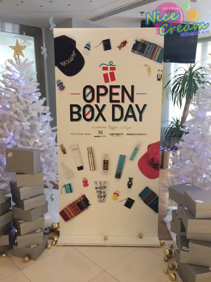 ออกงานในนามบ. CLARINS งาน OPEN BOX DAY ที่ CENTRAL WORLD