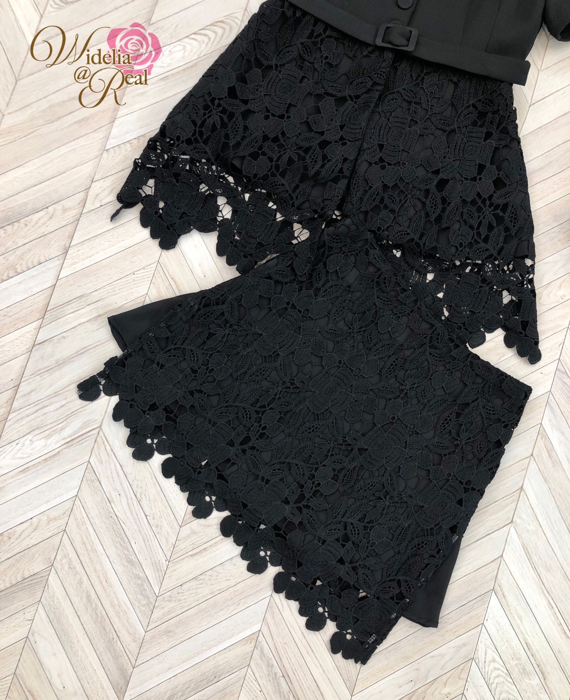 Korea Set 3ชิ้น เสื้อเบเซอร์ตัวยาว+กระโปรงสั้น+เข็มขัด 1 เส้น (ดำ)