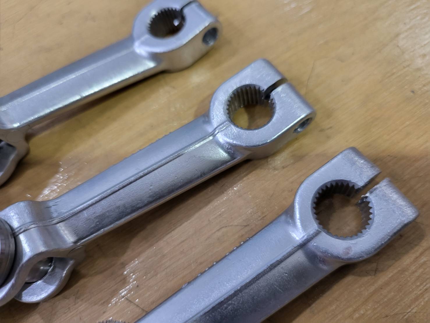 มือลิงเบรคหลังพร้อมสปริง GIORNO+ - เงิน- แดง- น้ำเงิน ราคา 550 บาท/ชุด