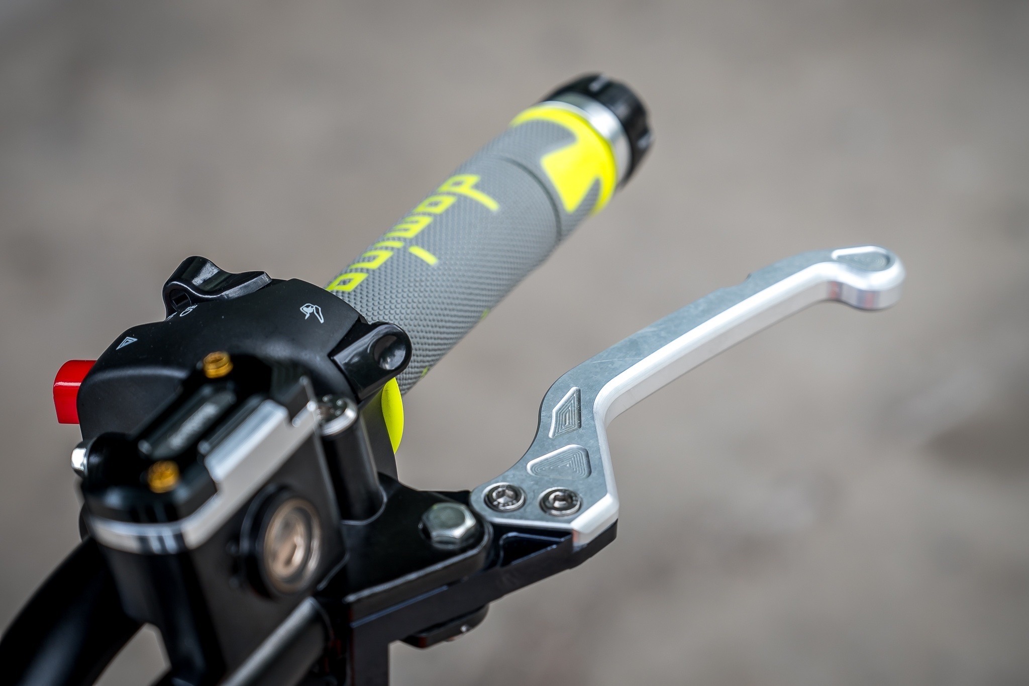 ชุดแต่งมอเตอร์ไซด์ไฟฟ้าAJ Z3 1.ชิวหน้า Windshield Z3 890฿ 2.ครอบ อกซ้าย/ขวา Front cover side fairing Z3 1700฿ 3.ครอบเฟรม Chassis cowl Z3 1350฿ 4.ครอบบังโคลนหน้า Front fender cover Z3 1400 5.ครอบแฟริ่งข้าง Under cover side fairing Z3 1400฿ 6.ครอบมือจับท้าย