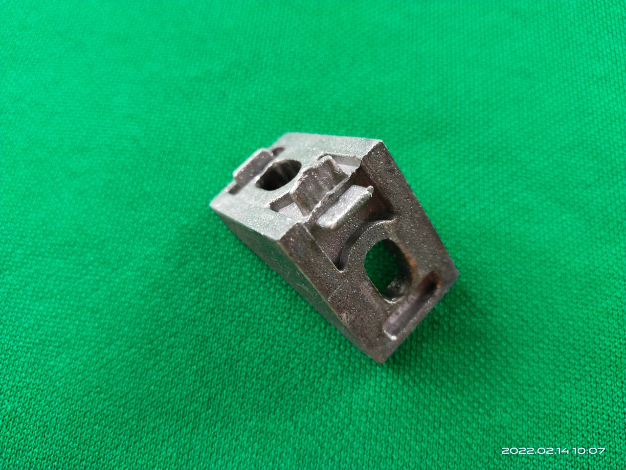 ฉากอลูมิเนียม ใช้กับอลูมิเนียมโปรไฟล์ หรือDiyใช้งานแบบอื่น ขนาดตามภาพ สวย หนาแข็งแรง บางตัวไม่มีเขี้ยวด้านล่าง