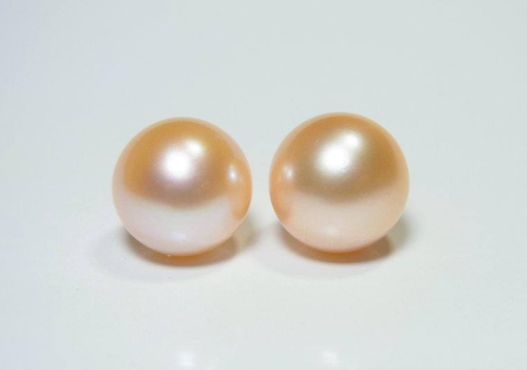 ไข่มุกน้ำจืด ขนาด 10-11 มิล กลม สีโอรส คู่ละ 4500