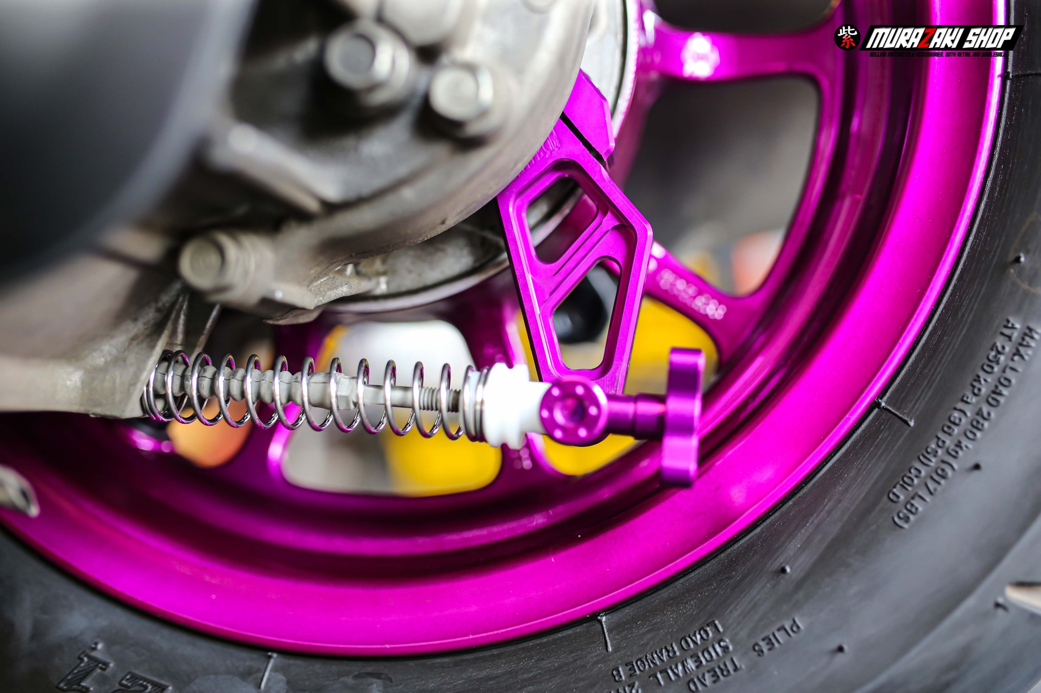 มือลิง Kamui ตรงรุ่น #Giorno งานสล็อตCNC มีให้เลือก 8 สี เงิน/เขียว/แดง/ดำ/เทา/ส้ม/ม่วง/น้ำเงิน 750฿