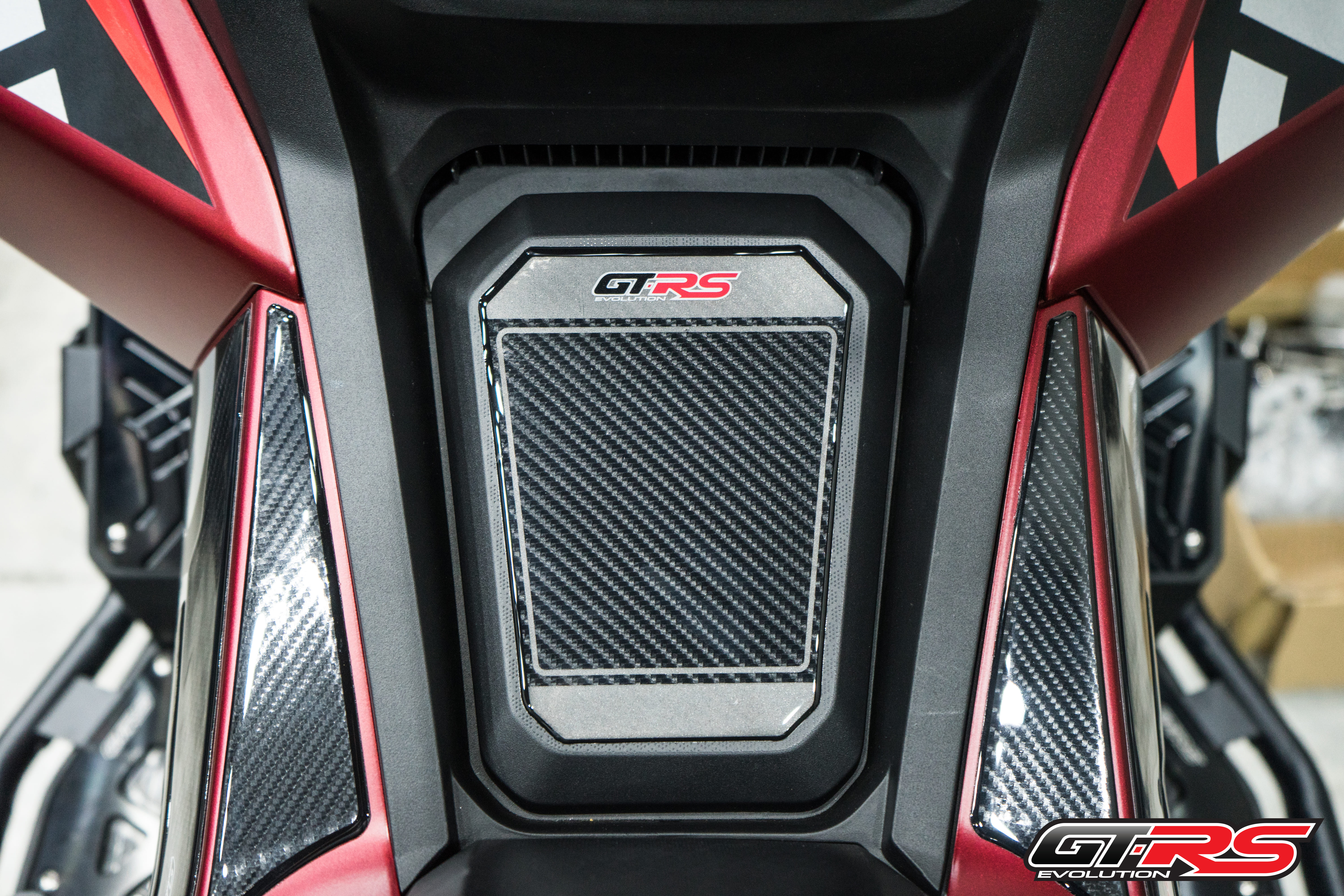 สติ๊กเกอร์กันรอยคอลโซลข้างถังน้ำมัน GTRS ตรงรุ่น ADV350 (ชุดใหญ่)