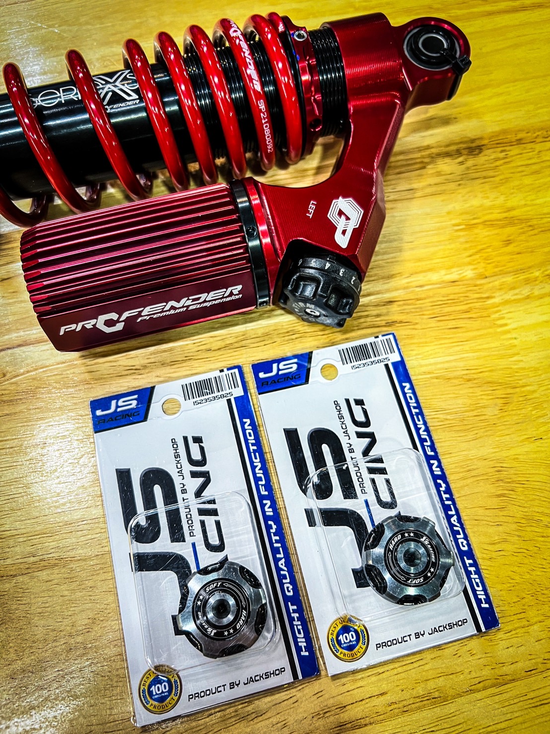 เม็ดปรับคอมเพรสชั่นแบบแต่ง JS racing สำหรับโช๊ค Profender เท่านั้น ตรงรุ่น งานอลูมิเนียมชิ้นงาน 2 สี สำหรับสายซิ่ง ใส่แทนของเดิมได้เลย ไม่ต้องดัดแปลง