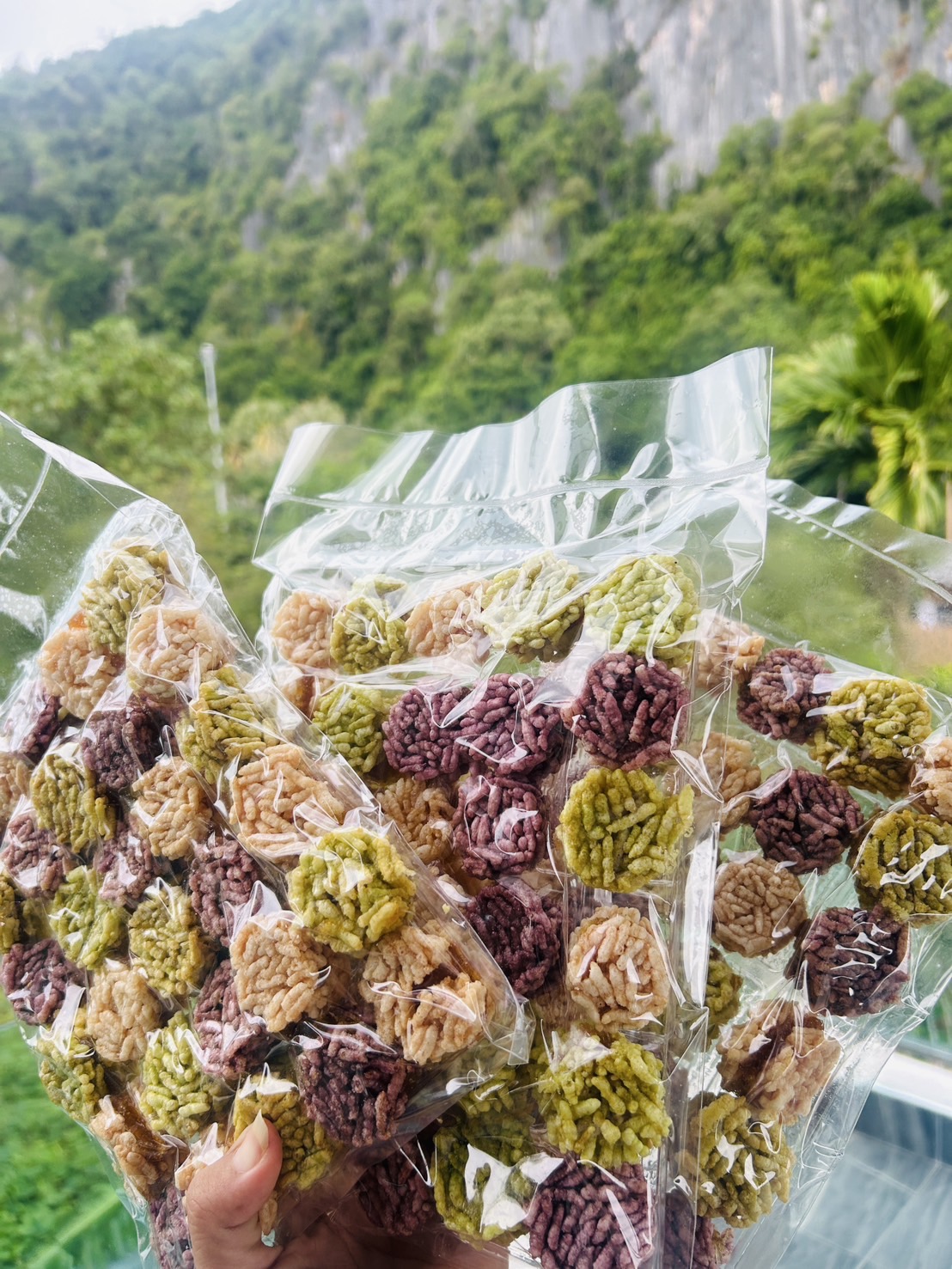 ข้าวแต๋น ใส้สับปะรด 1ลัง(30แพค)