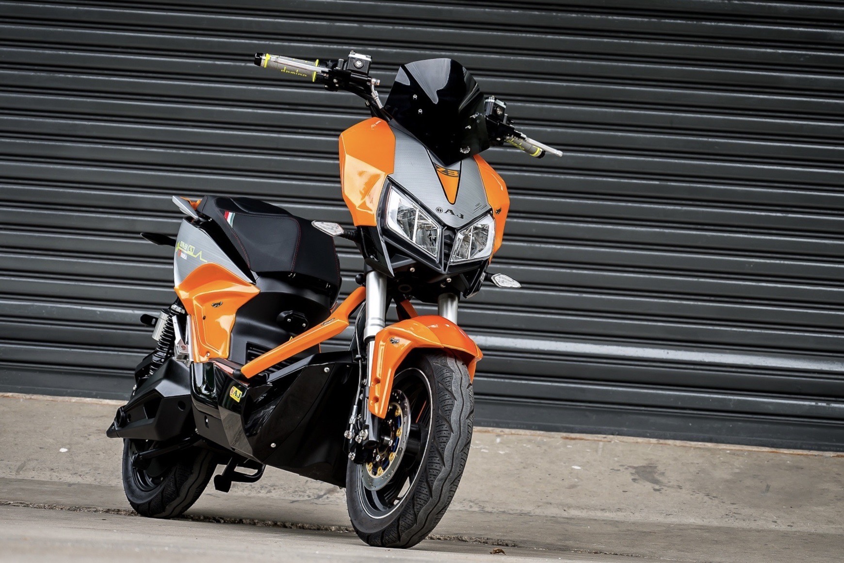 ชุดแต่งมอเตอร์ไซด์ไฟฟ้าAJ Z3 1.ชิวหน้า Windshield Z3 890฿ 2.ครอบ อกซ้าย/ขวา Front cover side fairing Z3 1700฿ 3.ครอบเฟรม Chassis cowl Z3 1350฿ 4.ครอบบังโคลนหน้า Front fender cover Z3 1400 5.ครอบแฟริ่งข้าง Under cover side fairing Z3 1400฿ 6.ครอบมือจับท้าย