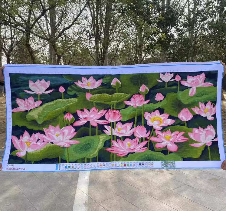 bua-1135 *สินค้าหมด* ชุดปักครอสติช ลายบึงบัวหลวง (ปักเต็มผืนผ้า ไม่มีเดินเส้น ผ้า11CTพิมพ์ลาย ปัก 3 เส้นเล็ก) ขนาด 100*60 ซม.ผ้าครอสติช 11CTพิมพ์ลายปักบนผ้า ไหมคอตตอน 28 สี ผังลาย เข็ม