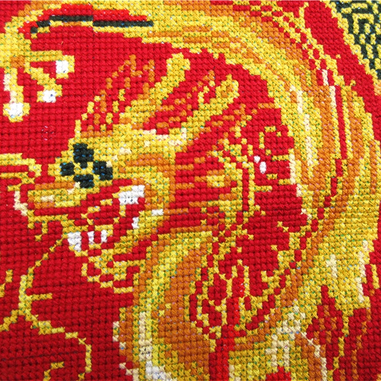 dragon-1107 *สินค้าหมด* ชุดปักครอสติช ลายหงส์คู่มังกร (ปักเต็มผืนผ้า ไม่มีเดินเส้น ผ้า11CT พิมพ์ลาย ปัก 3 เส้นเล็ก) ขนาด 52*52 ซม. ผ้าครอสติช 11CTพิมพ์ลายปักบนผืนผ้า+ไหมคอตตอน 10 สี+ผังลาย+เข็ม