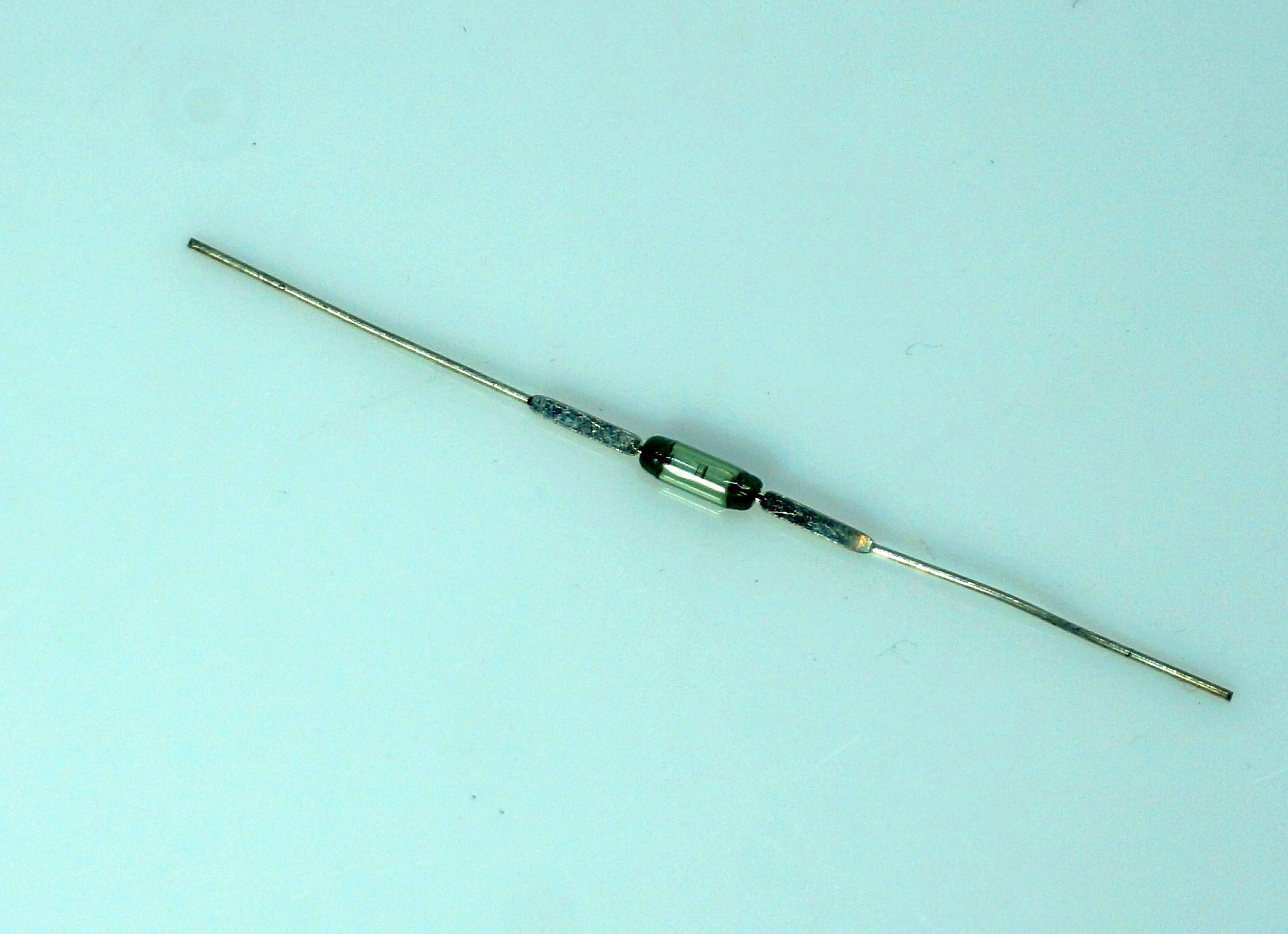Normally Open Reed switch 1.8x5 mm