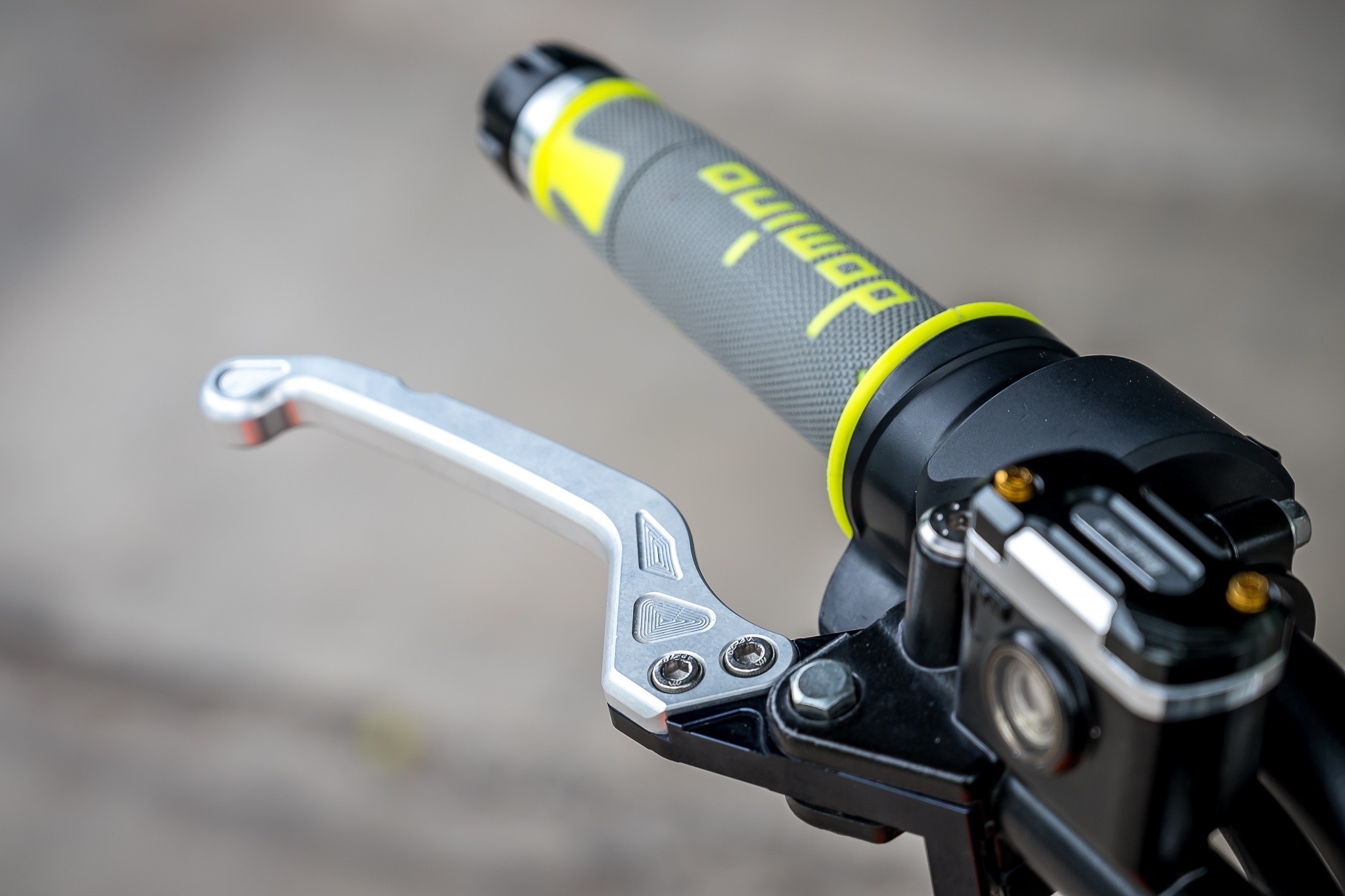 ชุดแต่งมอเตอร์ไซด์ไฟฟ้าAJ Z3 1.ชิวหน้า Windshield Z3 890฿ 2.ครอบ อกซ้าย/ขวา Front cover side fairing Z3 1700฿ 3.ครอบเฟรม Chassis cowl Z3 1350฿ 4.ครอบบังโคลนหน้า Front fender cover Z3 1400 5.ครอบแฟริ่งข้าง Under cover side fairing Z3 1400฿ 6.ครอบมือจับท้าย