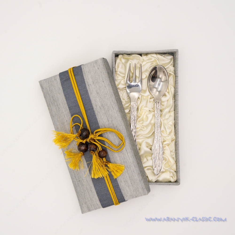 ชุดช้อนกาแฟส้อมผลไม้ ใส่กล่อง ลานนา